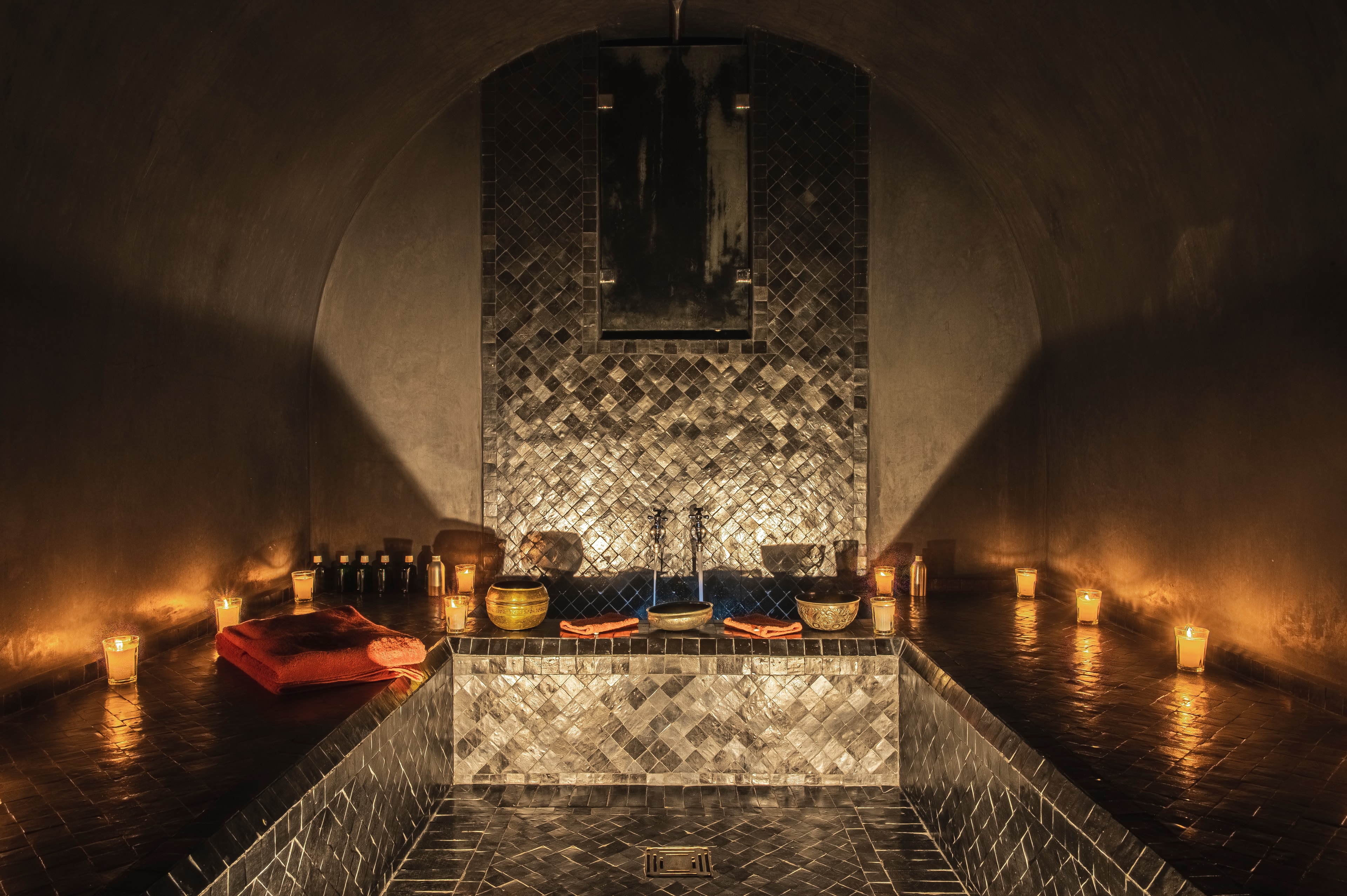 Villa Tigrit luxurious bathroom